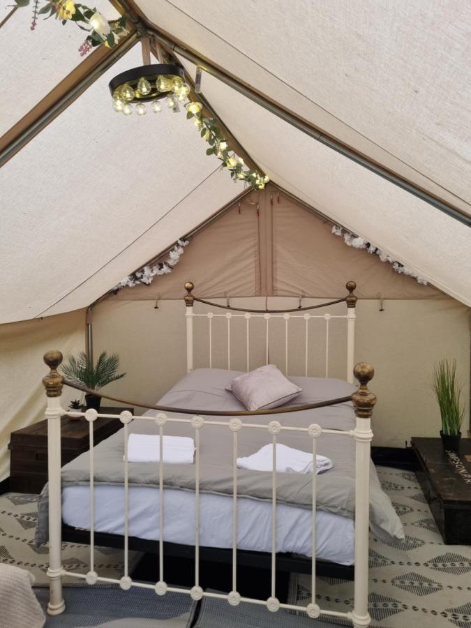 Glamping In Style, Prospector Tent Crawley  Exteriör bild
